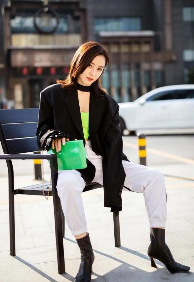 最近火了一种穿法,今年最时髦的穿法搞笑