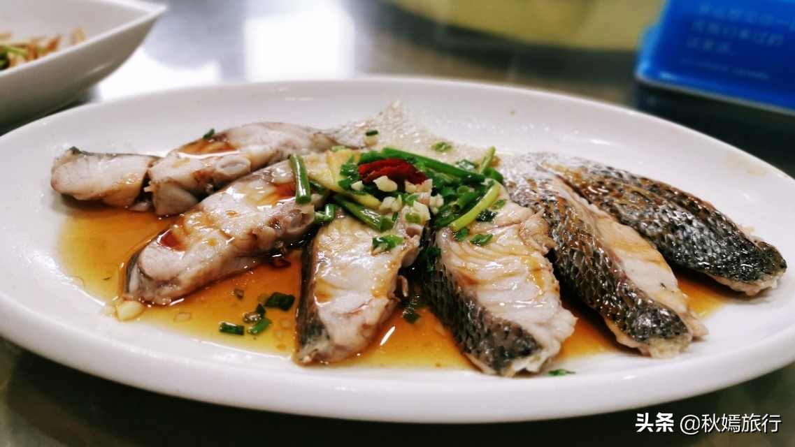 春雨菲菲游常熟滨江公园，浒浦江边品江鲜，23道菜共720元贵吗？