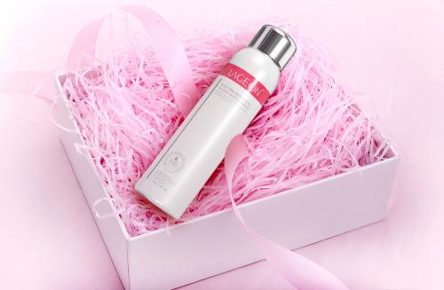 蕾蒂恩玫瑰焕颜保湿喷雾，玫瑰温柔呵护美肌尽现水亮