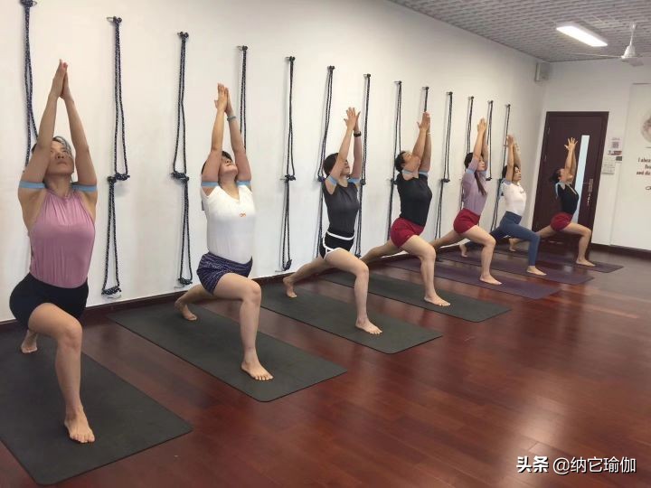 一个刚从瑜伽教练学习班毕业的瑜伽教练：“为什么我不受欢迎？”