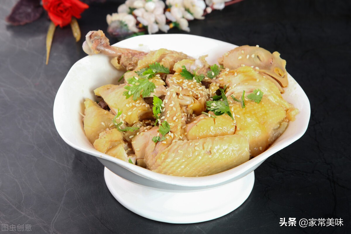 炖鸡肉时千万别直接焯水,炖鸡肉的正确方法