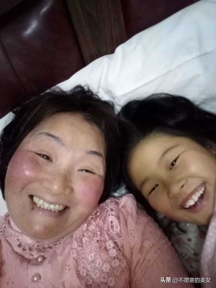 可爱的少妇自拍越来越丰满越来越成熟了