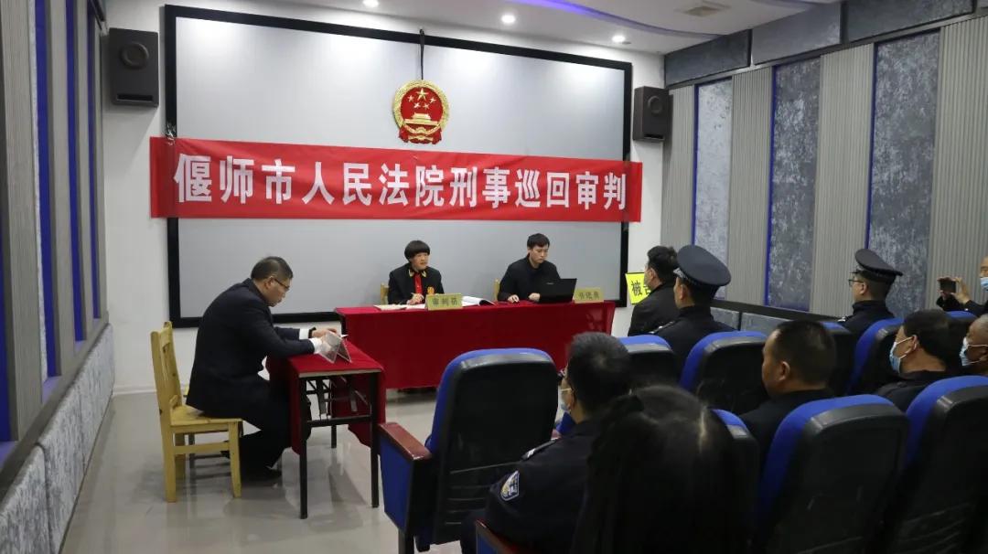 巡回审判进乡村普法为民零距离,巡回审判进家中法官炕边解纠纷