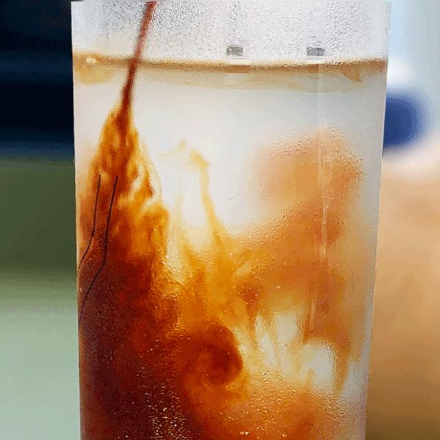 泰国网红榴莲咖啡来了，逆天搭配竟一口上瘾，必须打卡