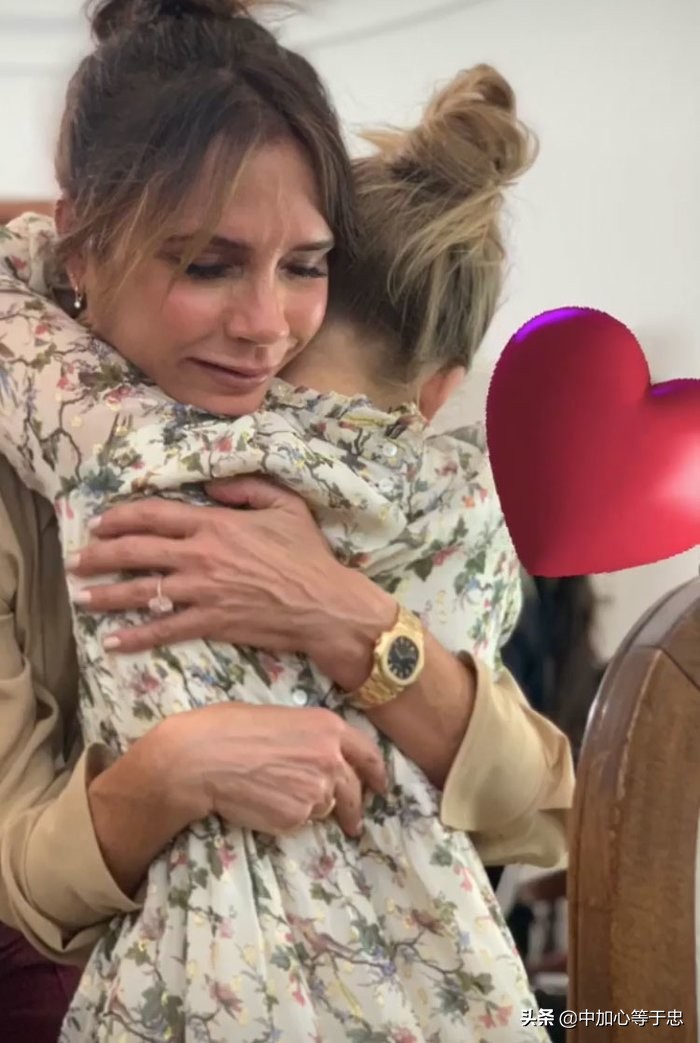 贝克汉姆夫妇巴黎时装周看秀,贝克汉姆高清时装秀