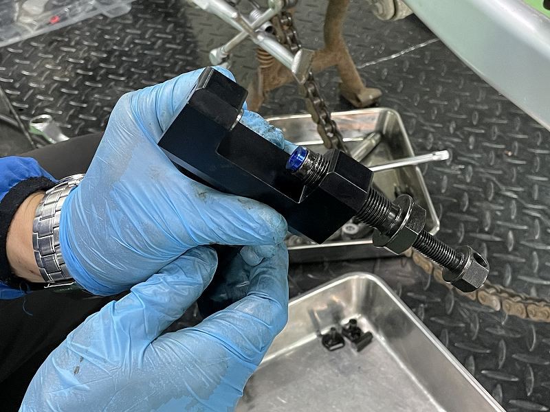 摩托车前链条改16齿,摩托车换牙盘链条教程