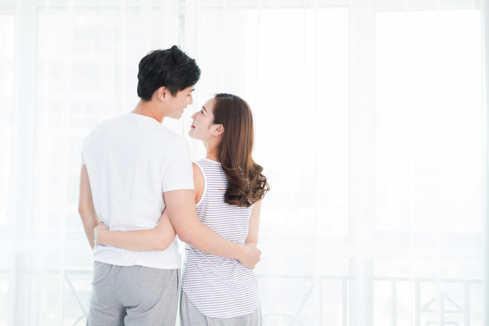 处女膜是一生下来就有？处女膜破裂就不是处女吗？