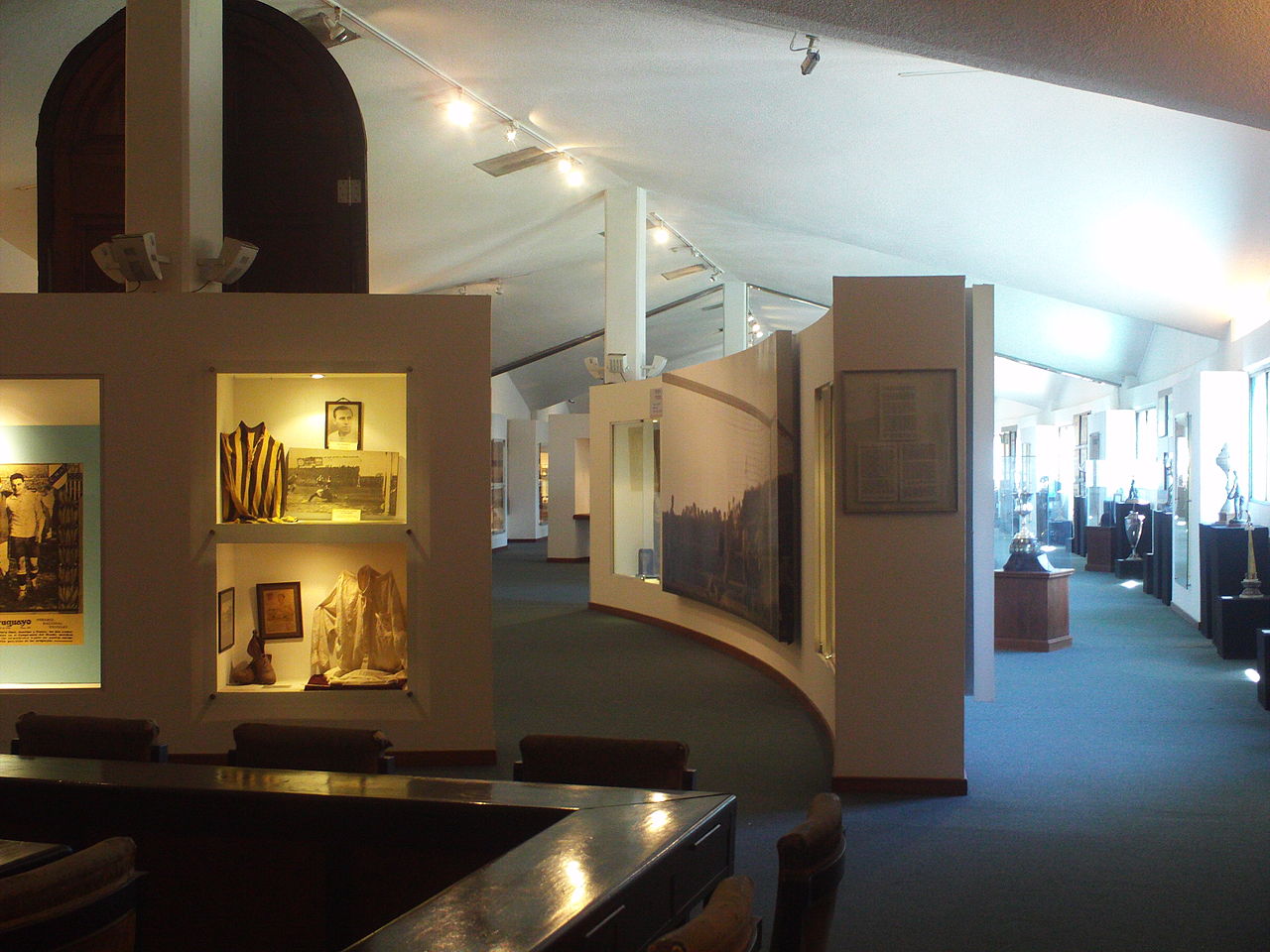 乌拉圭蒙得维地亚拉普拉塔河,乌拉圭首都蒙得维的亚现代别墅