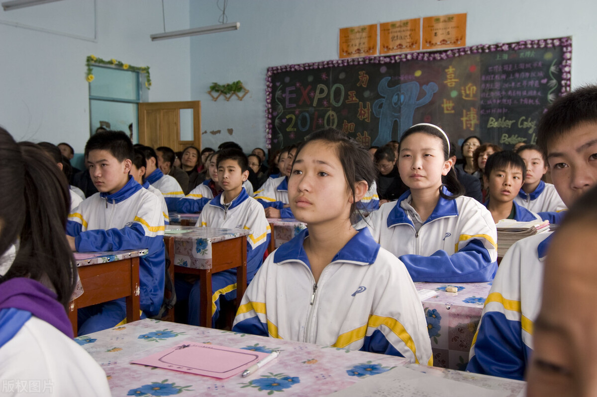 女儿上初二了学习成绩不好怎么办,初二成绩下滑家长如何开导