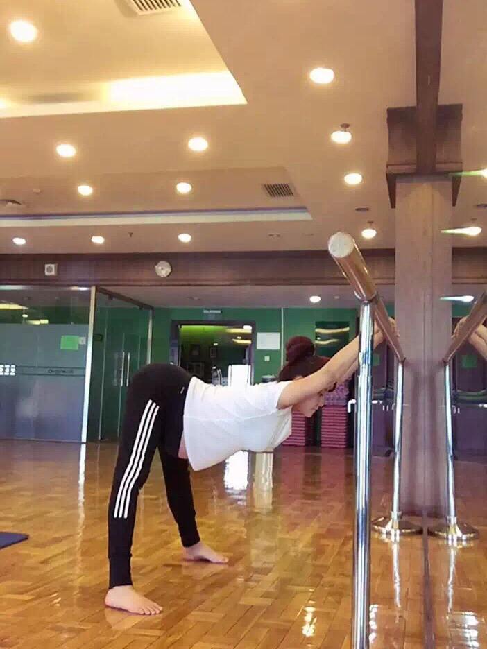 孕七个月隐约看到马甲线,怀孕马甲线特别明显