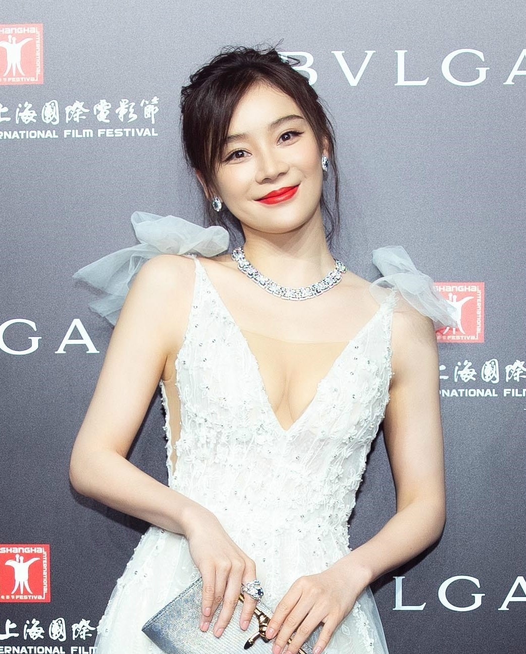 脸和眼下双八字纹的面相,女人脸有八字纹面相