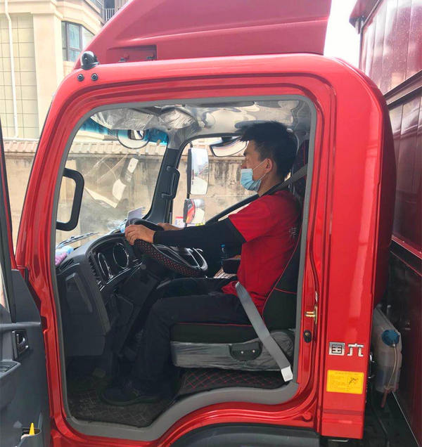 唐山当地家具界“龙头”为何看中HOWO轻卡？用高效率打造好口碑