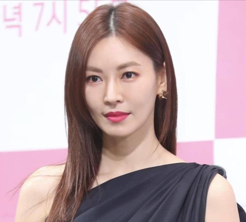 “国民反派”回归家庭剧目？素妍欧尼《IRIS》后再创演技巅峰