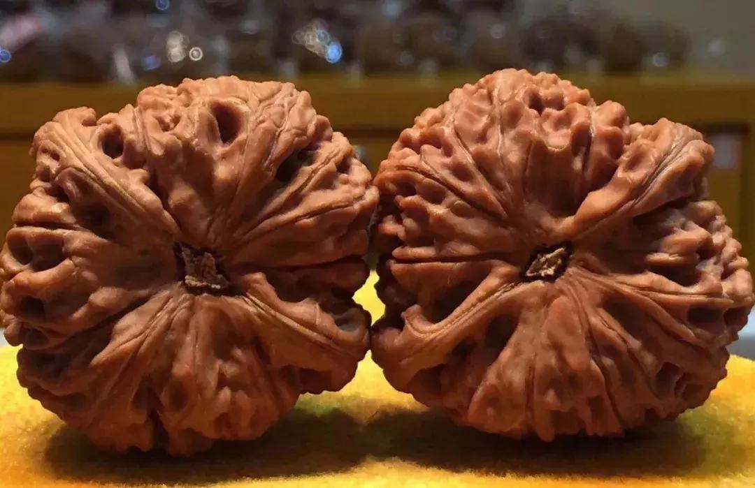 文玩核桃如何通过蒸煮包浆上色,文玩核桃包浆初期是什么样子的