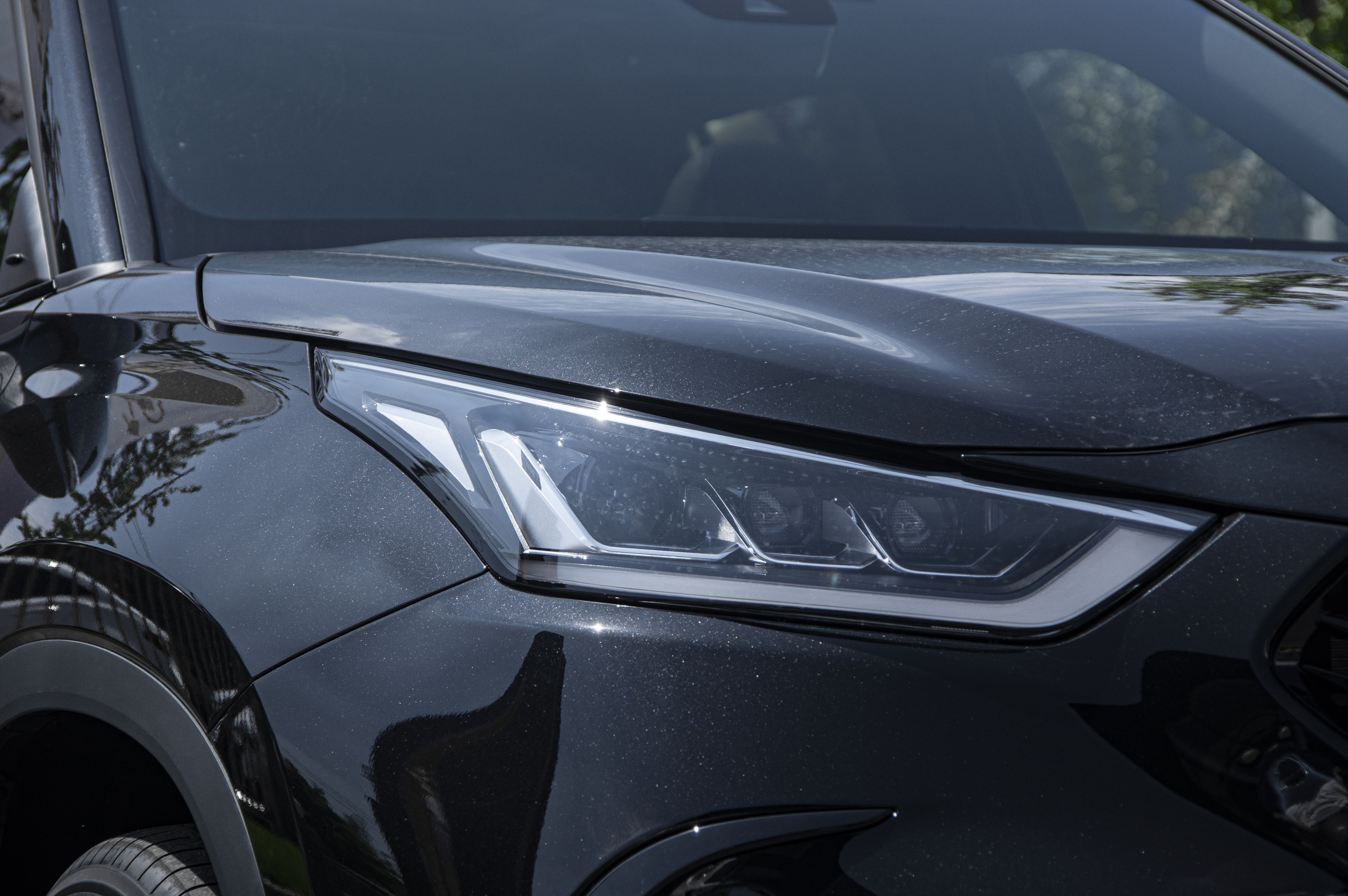 皇冠陆放银色到店实拍,皇冠陆放七座混动版2021长宽高