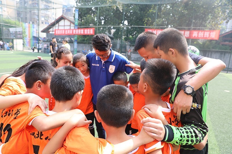 激情点燃梦想啦啦操,激情点燃足球