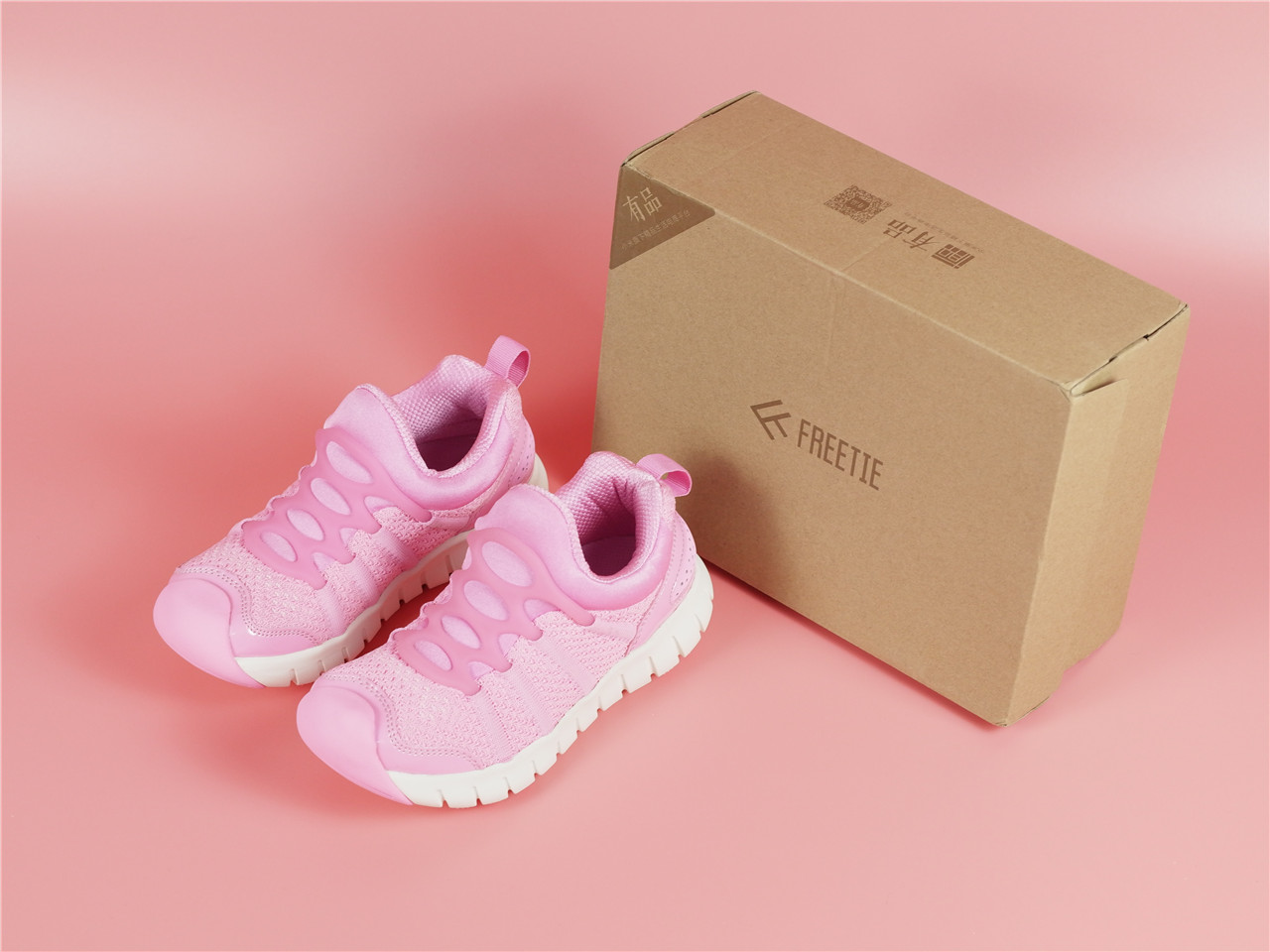 freetie专业跑步鞋,freetie缓震超轻运动鞋