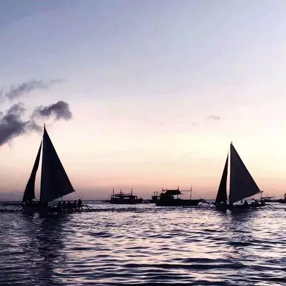 朋友圈封面背景图怎么设置,微信朋友圈封面背景图伤感