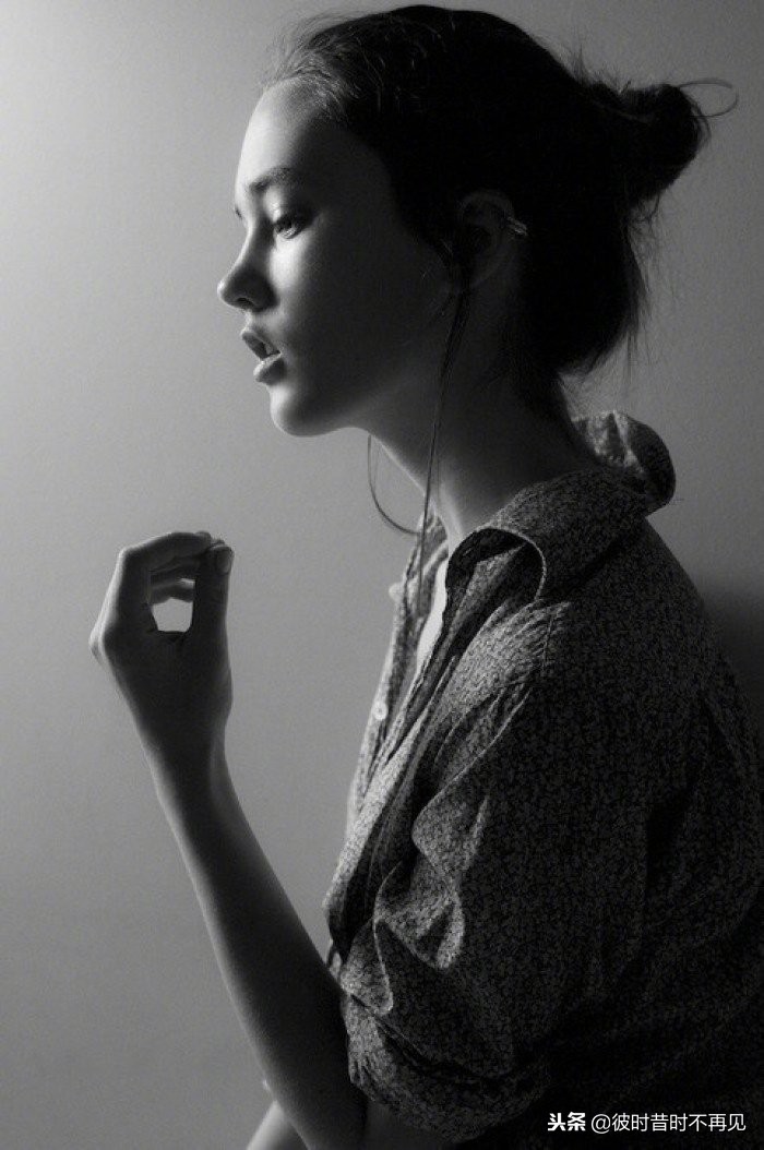 18岁女子嫁给亿万富翁,18岁少女嫁给了70岁富豪