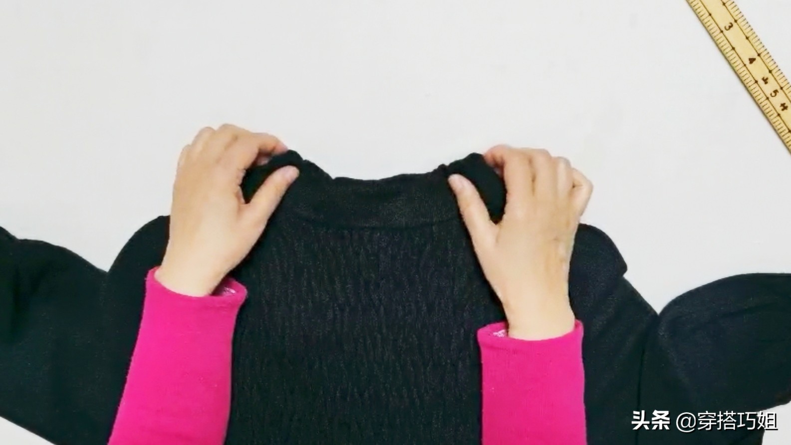 一根领子打结方法,毛衣袖口大了用皮筋的小窍门