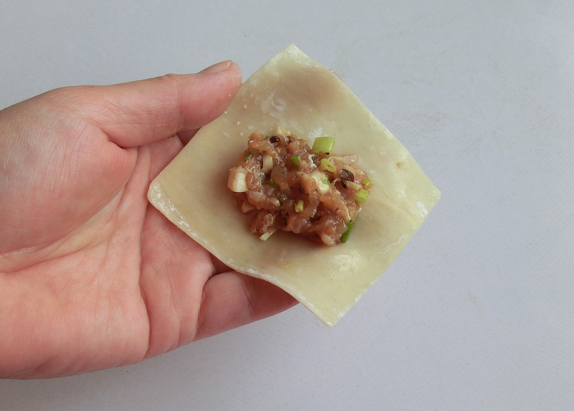 馄饨汤怎样调又鲜又香,馄饨汤怎么调好吃加虾