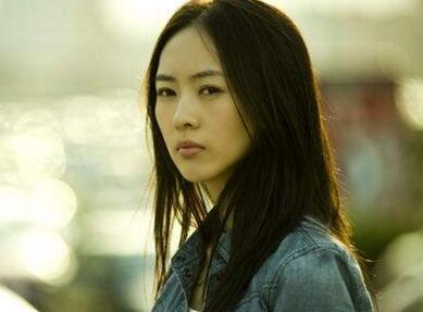 童瑶是张默殴打的人吗,童瑶被张默打是哪一年