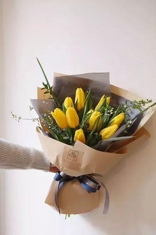 教师节应该给老师送什么花,教师节到了送什么花给老师好呢