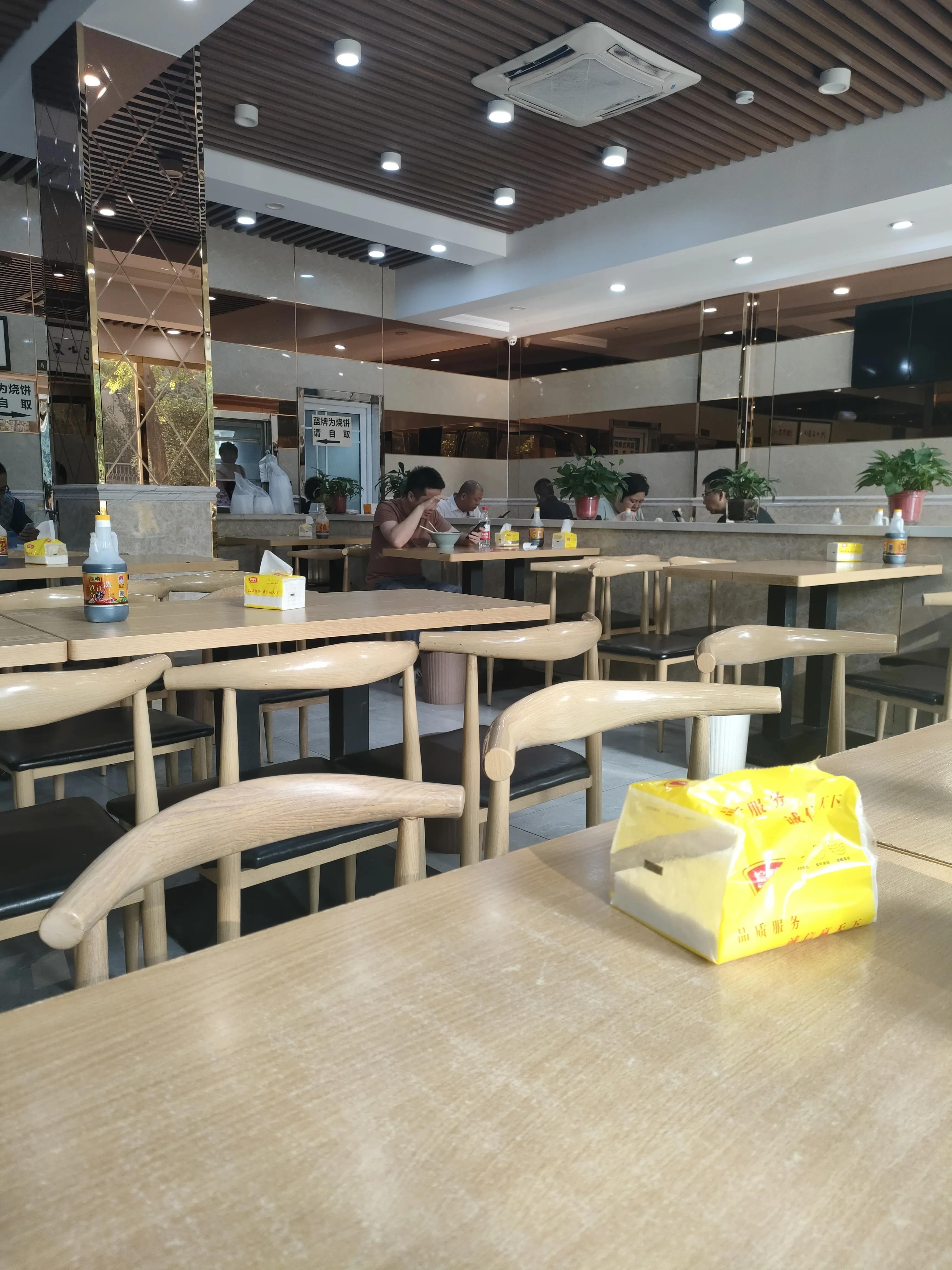 史河路与潜山路交叉口面馆,史河路牛气冲天面馆