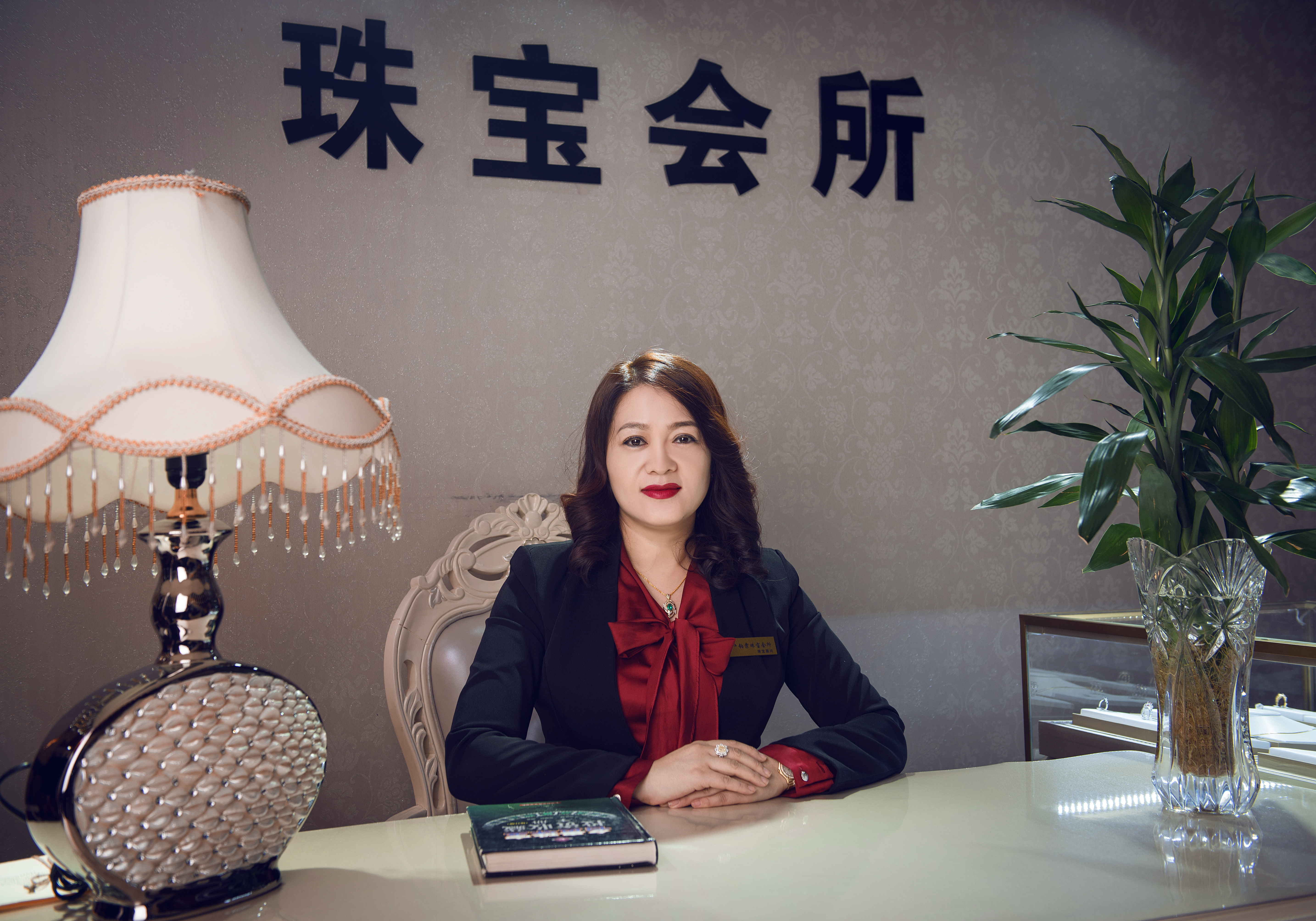 结缘珠宝的闪耀女人——访铂霏珠宝会所总经理张薇女士