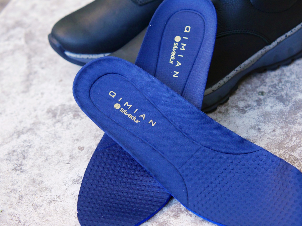 小伙网购一双耐克鞋子到货,小伙网上买鞋被商家忽悠看后续