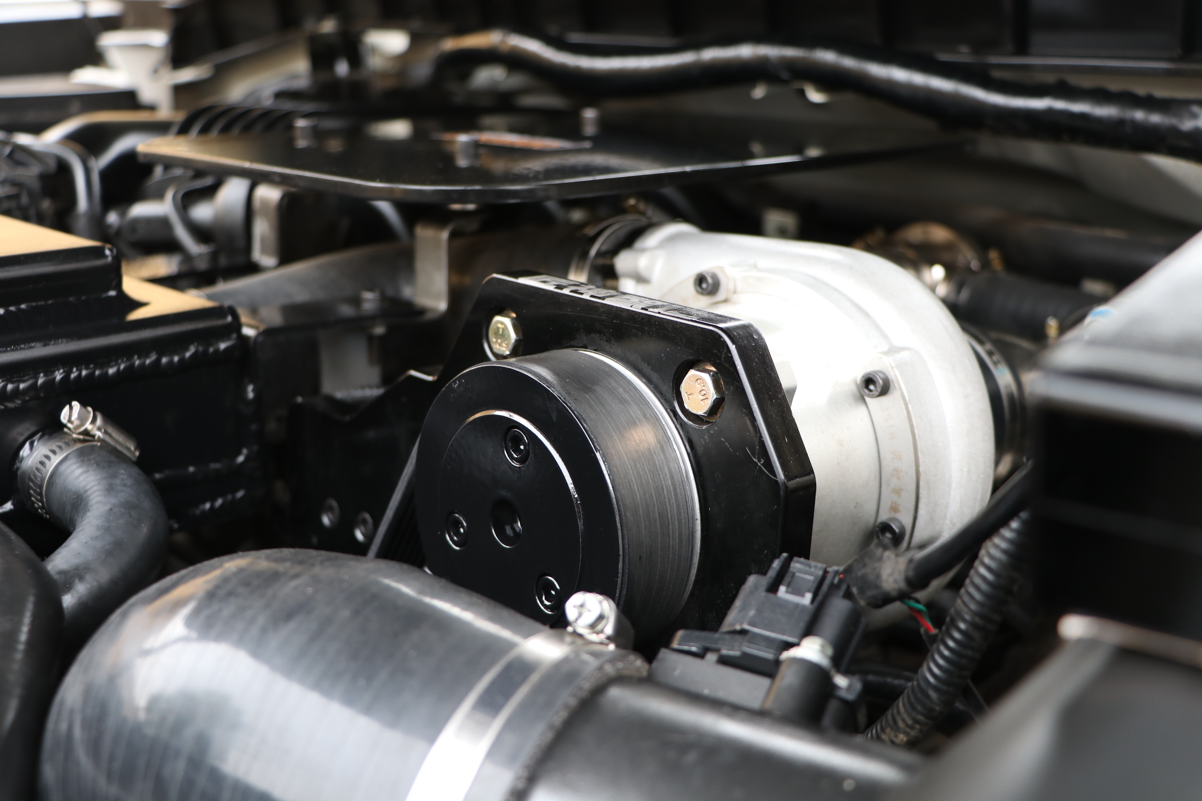 普拉多肉动力,普拉多2.7机械增压测试