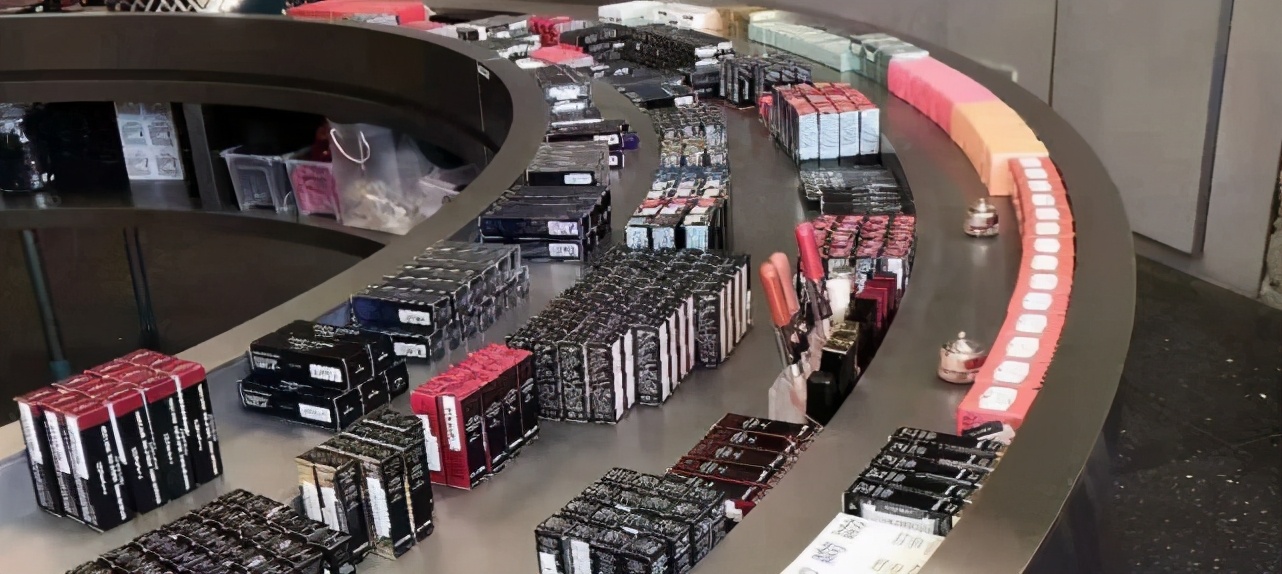 零售届海底捞为何火出圈,海底捞商业技巧有哪些