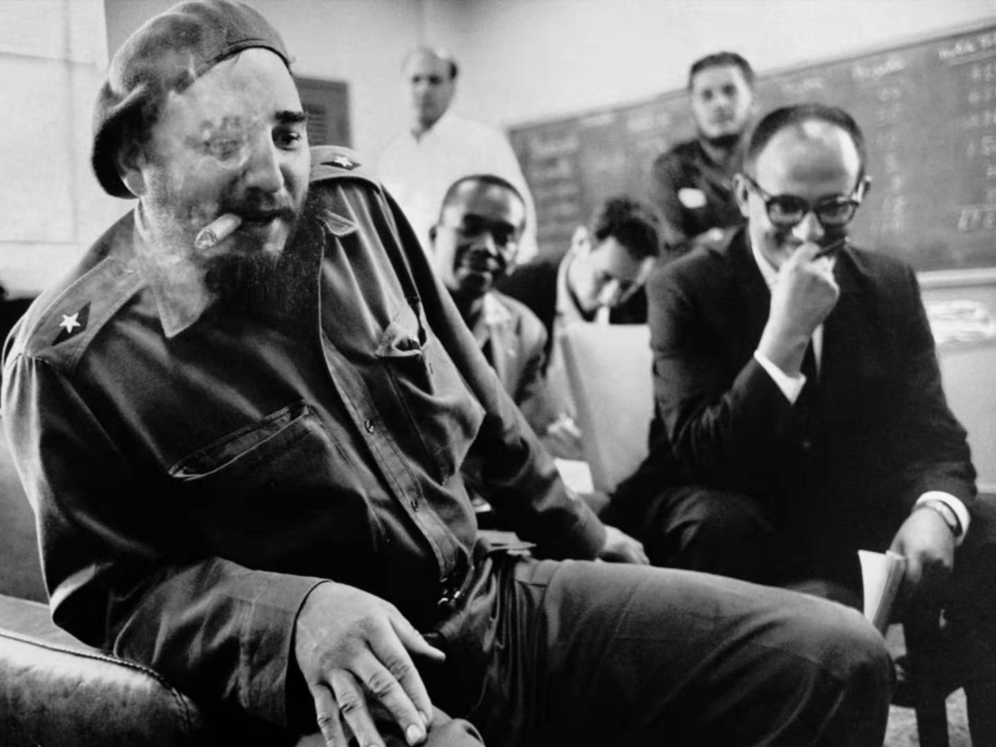 马拉多纳个人英雄,马拉多纳人物解说