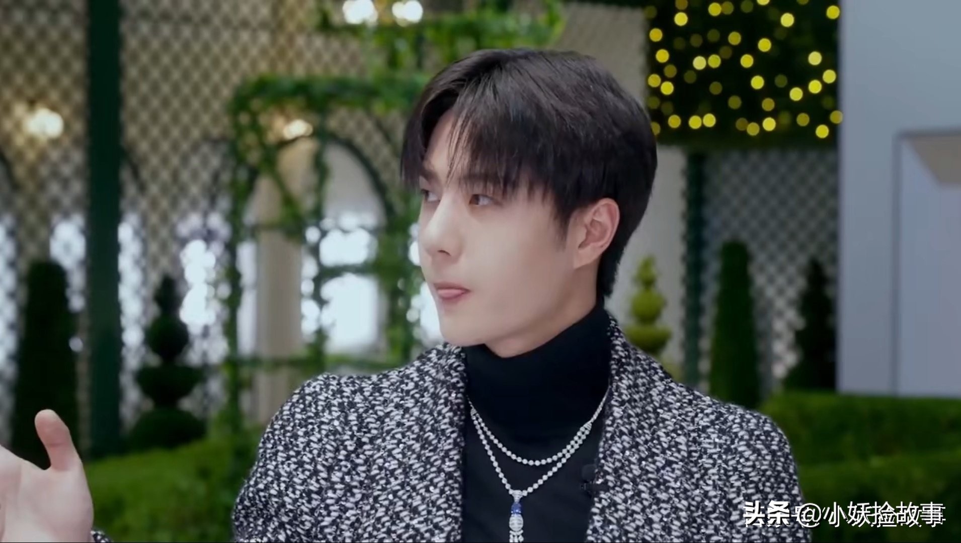 王一博香奈儿蓝格外套,王一博同款香风外套