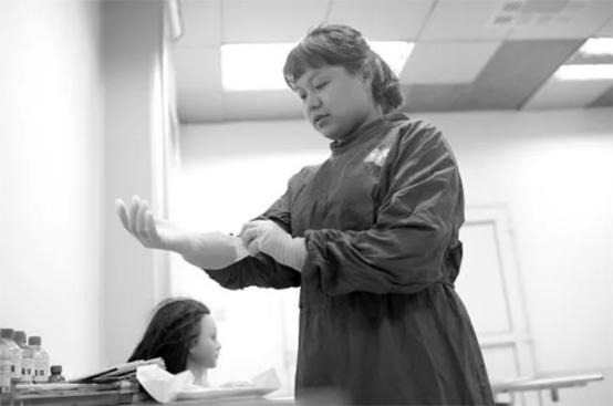 入殓师家军遗体修复,入殓师修复车祸遗体