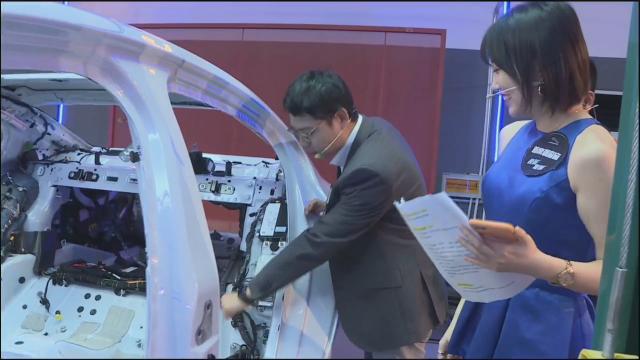 全新捷豹XEL拆车直播，玩一场拆解“绅士豹徒”的游戏