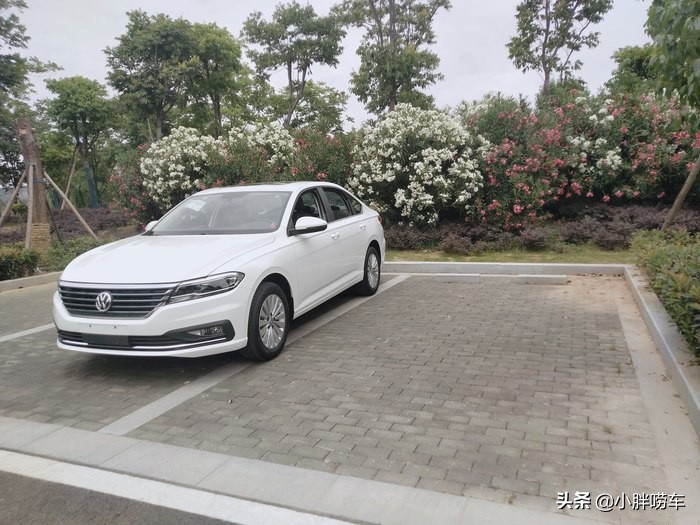 新朗逸500万纪念版上路体验,大众朗逸喜提爱车