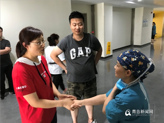 青岛救人女医生,青岛女医生救人视频