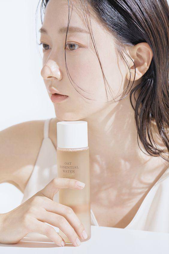 一直在美白却越来越黑的原因,为什么用了美白精华反而黑了