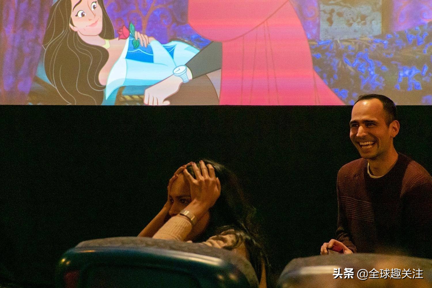 美国小哥为求婚高中初恋爆改迪士尼动画！500万网友甜哭齐送祝福