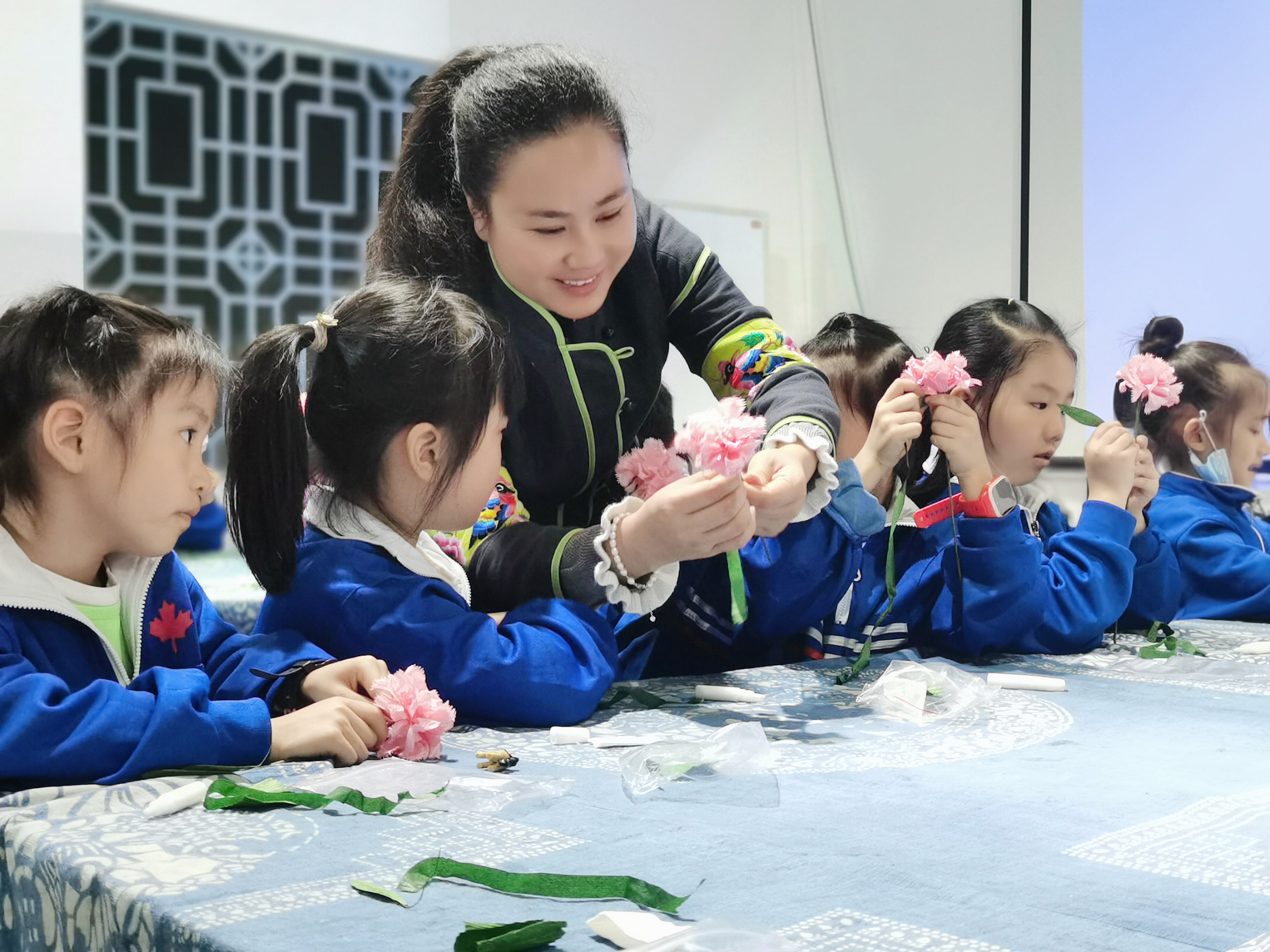 湘妹子手工视频,纸雕创意向日葵