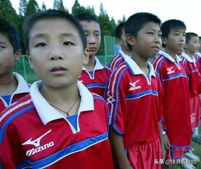 根宝基地和鲁能足校对比,根宝足校鲁能足校