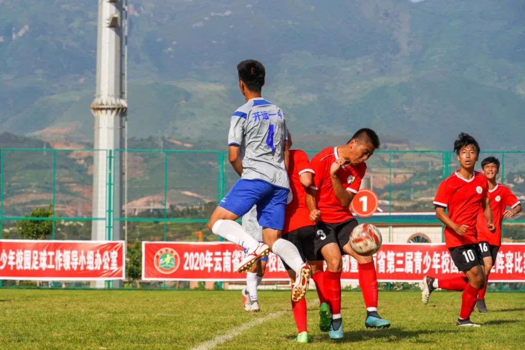 逆境中奋力前行,逆境中坚持不懈的人