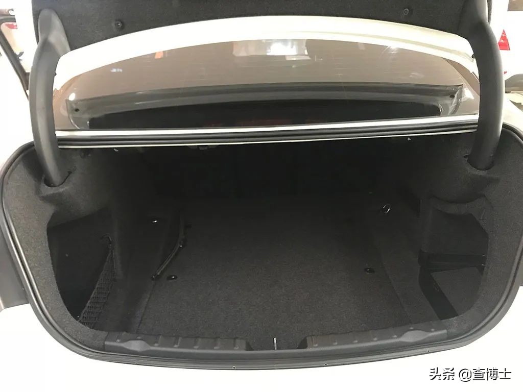 7年的宝马320i值得买吗,14年宝马320i多少钱