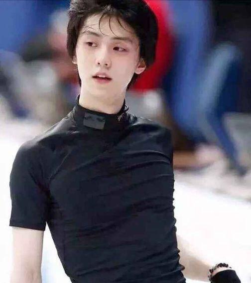 被上帝亲吻脸,被上帝吻过的脸美男子