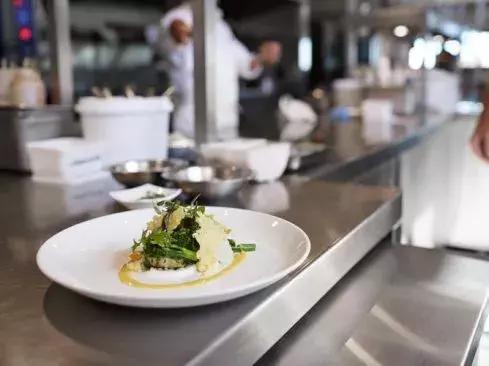 住一晚酒店1000元,住一晚酒店需要多少钱