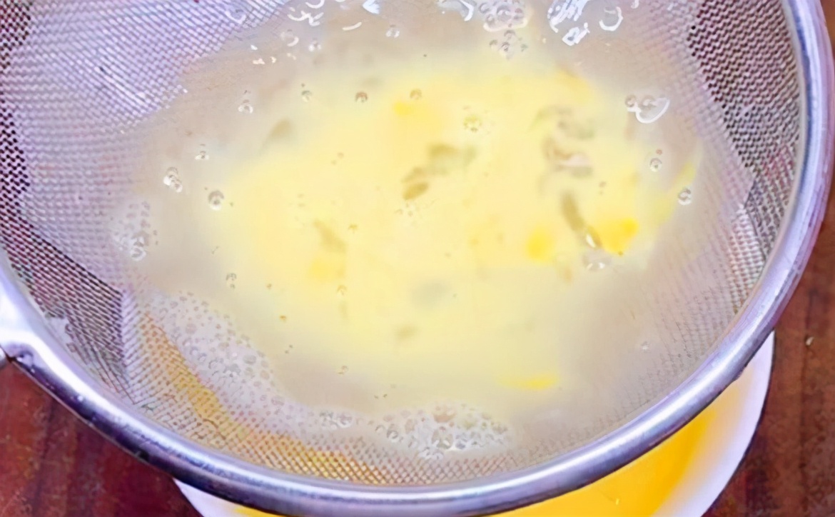 炸油条要怎么发面才能炸出油条来,炸油条可以用酵母和泡打粉发面吗