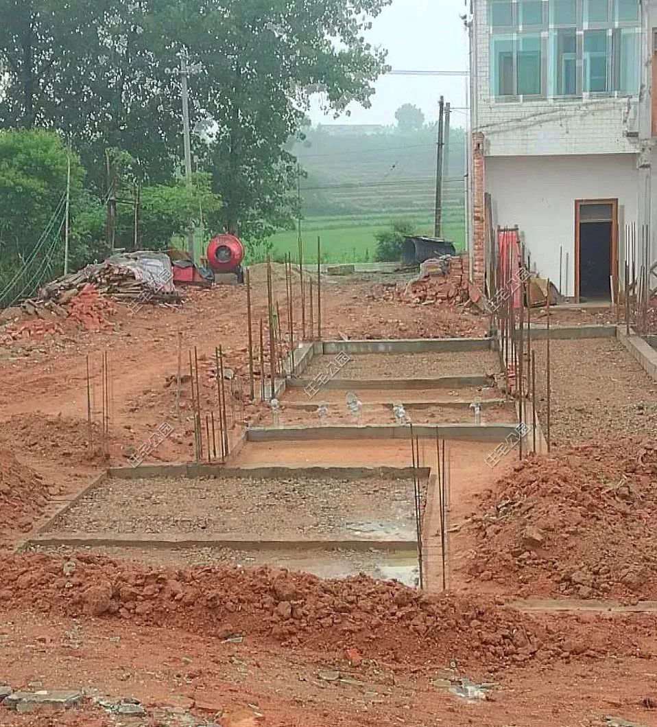 框架建房基础施工,农村建房框架结构哪里找施工队