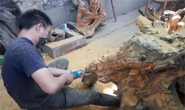 广西300万木雕雄狮,200万左右的雄狮木雕