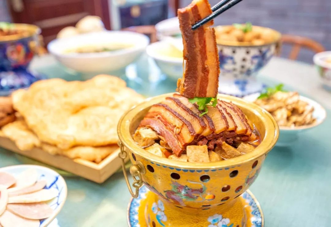 秋景徒步、汗蒸唱K,吃满族特色二八席,最适合团建的怀柔秘境